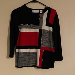 Alfred Dunner Women's Black and Red Geometric Long Sleeve Knit top